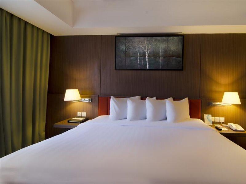 Soll Marina Hotel Serpong Extérieur photo