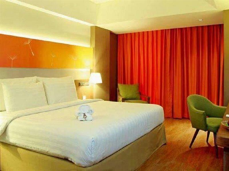 Soll Marina Hotel Serpong Extérieur photo