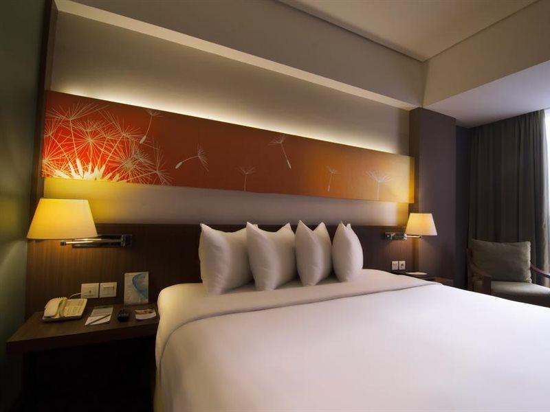 Soll Marina Hotel Serpong Extérieur photo