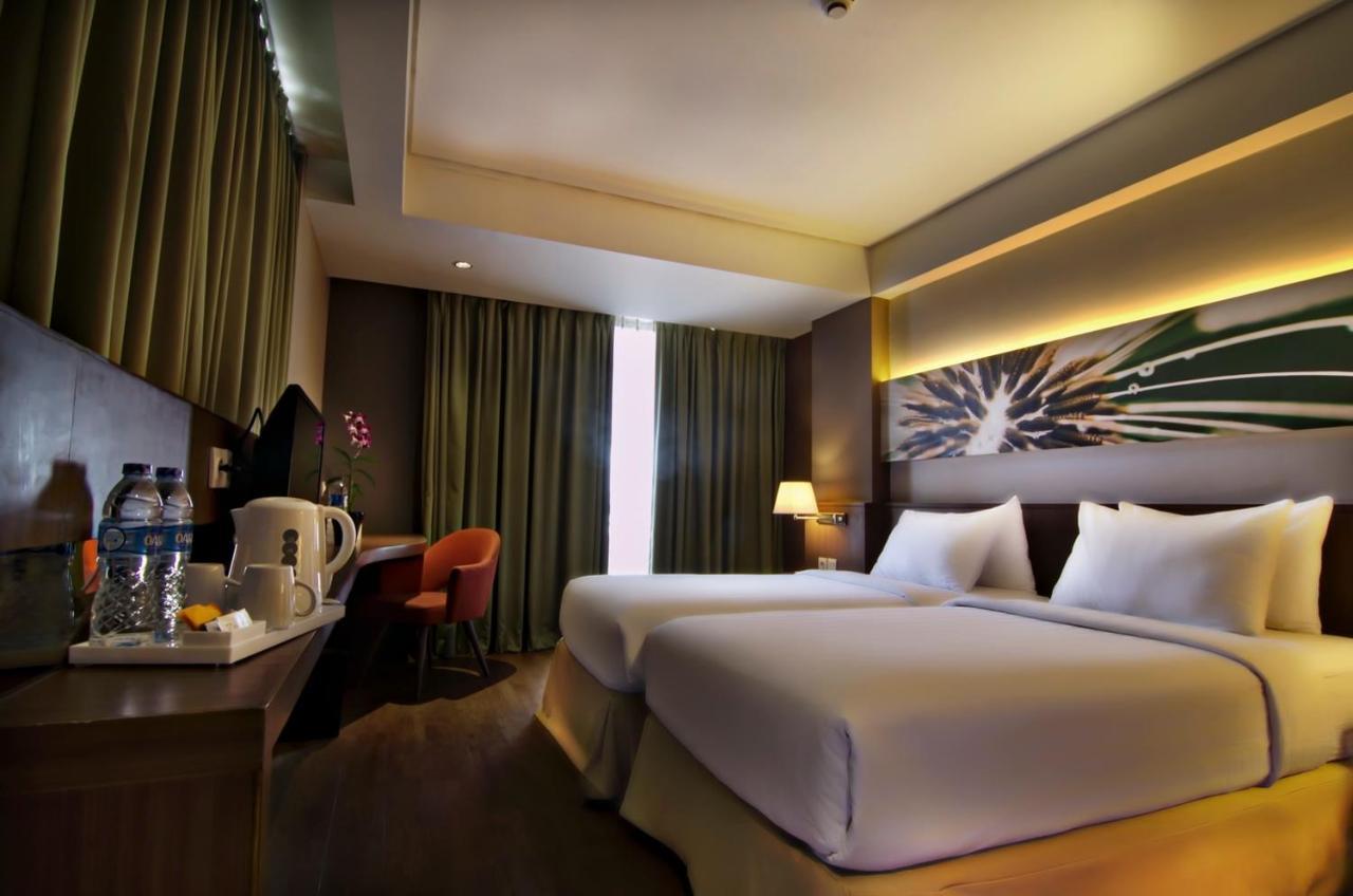 Soll Marina Hotel Serpong Extérieur photo