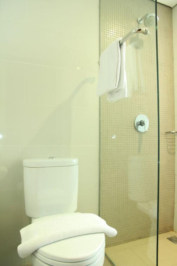 Soll Marina Hotel Serpong Extérieur photo