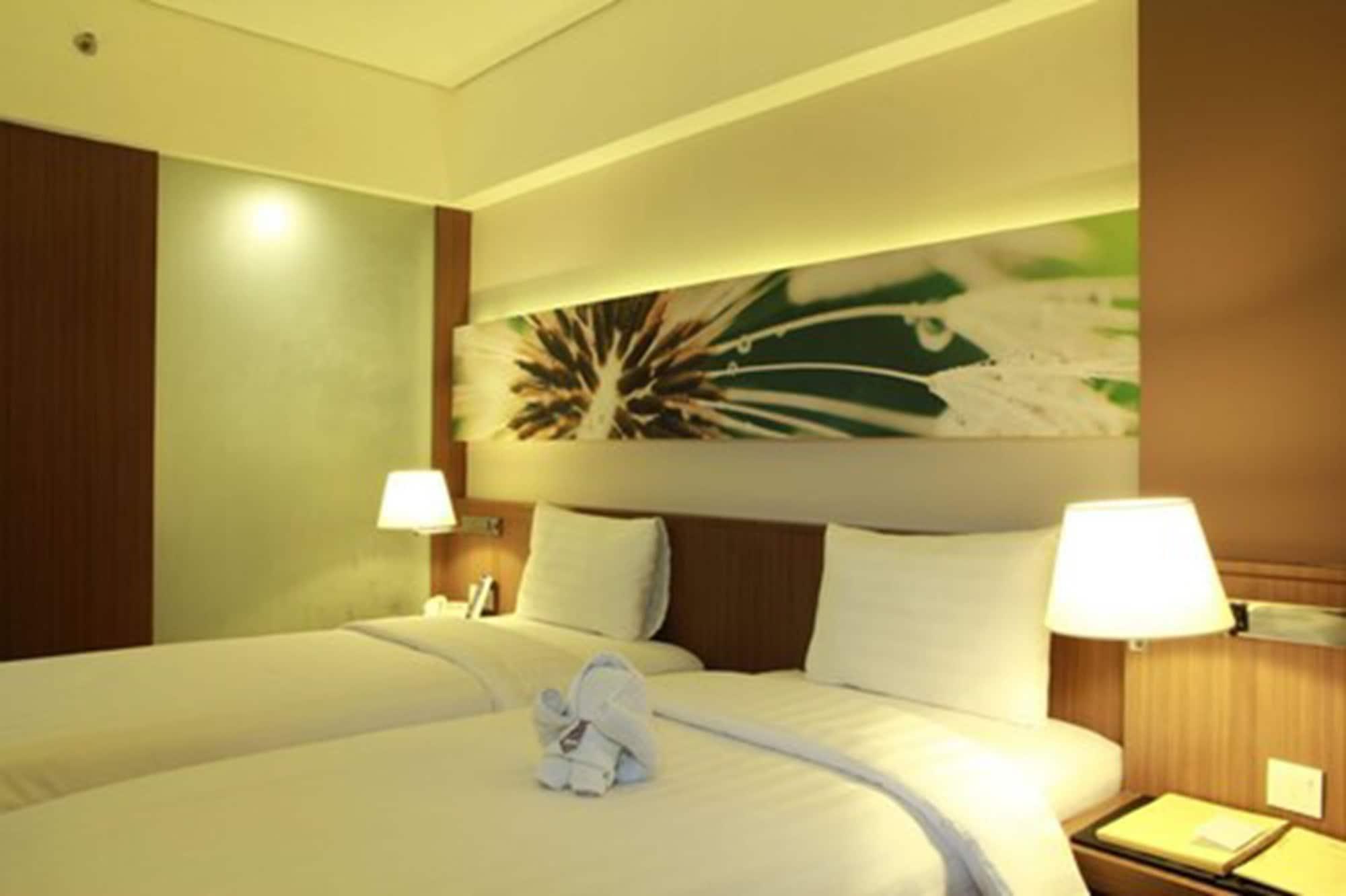 Soll Marina Hotel Serpong Extérieur photo
