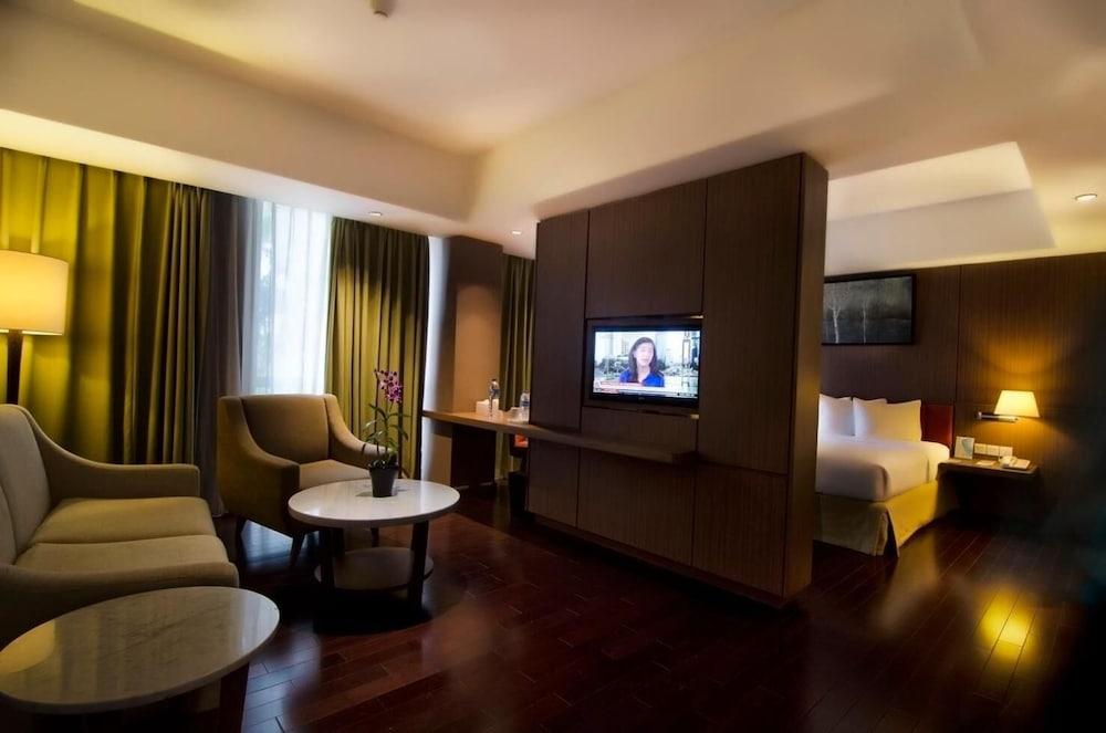 Soll Marina Hotel Serpong Extérieur photo