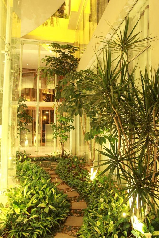 Soll Marina Hotel Serpong Extérieur photo
