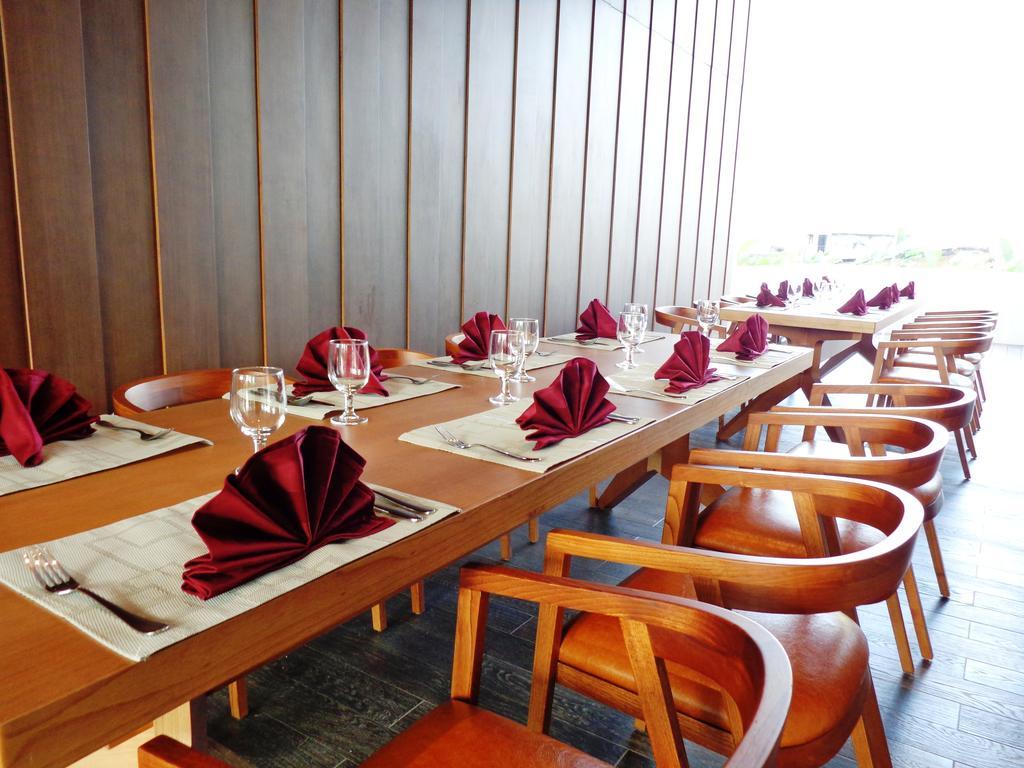 Soll Marina Hotel Serpong Extérieur photo