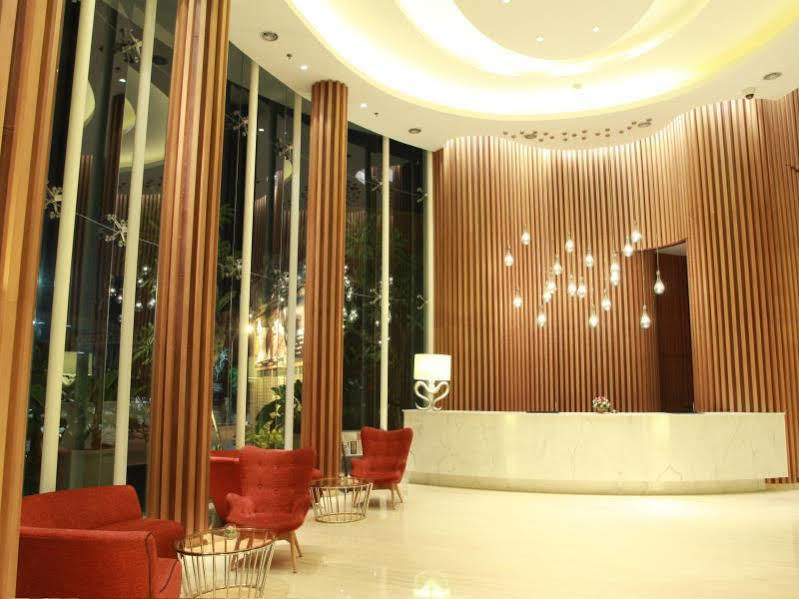Soll Marina Hotel Serpong Extérieur photo